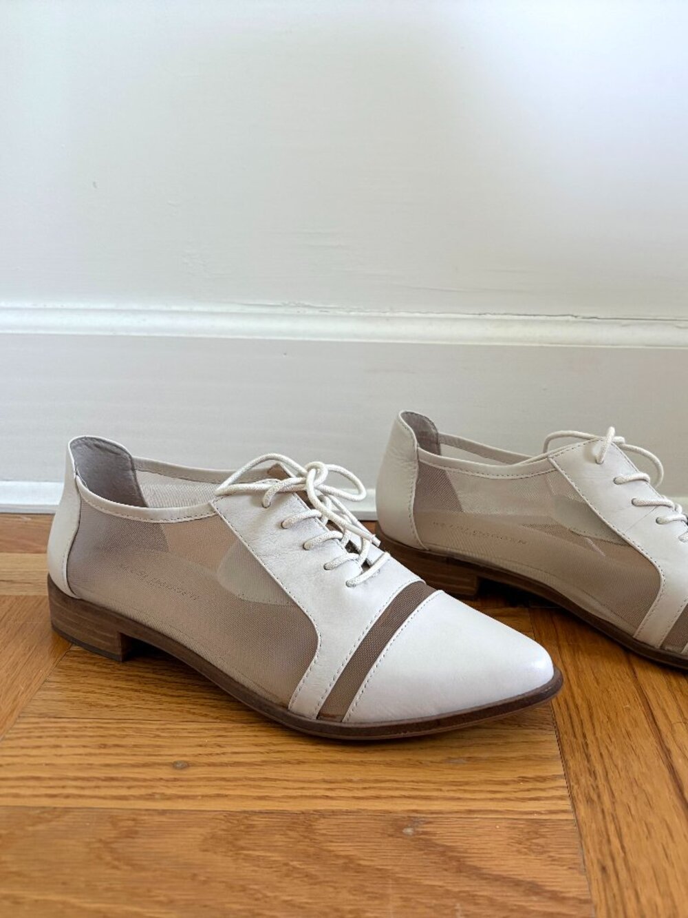 Kelsi Dagger Brooklyn Women's Astoria Oxfords Lace Up Shoes - White - Size 8.5